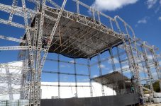 palco-com-capacidade-para-100-toneladas-e-montado-para-a-expocrato-2018